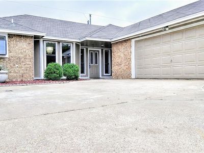 801 Hillside Dr, Cedar Hill, TX, 75104