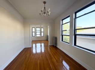 34-28 33rd St #3, Astoria, NY 11106