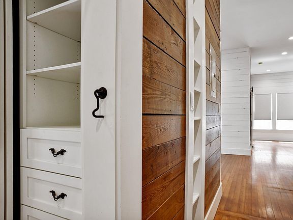 2nd image of 131 Adams St #1
