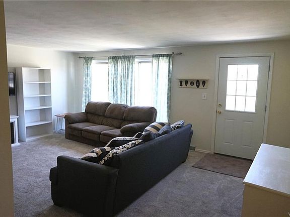 4th image of 60 Carriage Dr APT 7