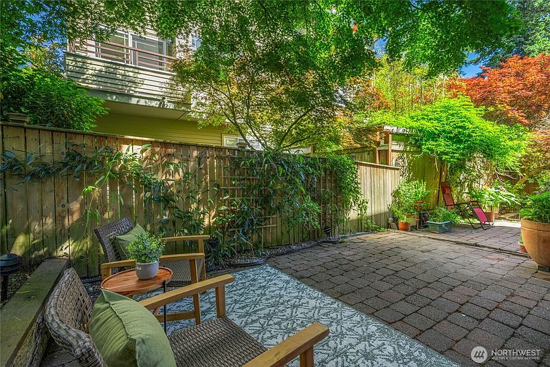 4th image of 3648 Francis Avenue N #D