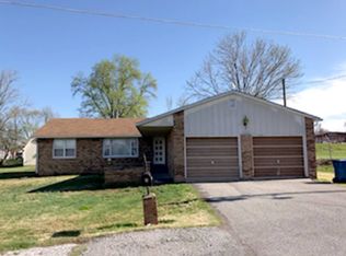 5 Victory Ln, Fairfield, IL 62837