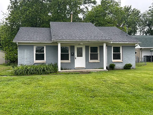 1631 S Walnut Ln Photo 1