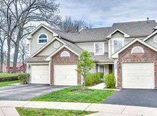 736 Shady Oaks Ct, Elgin, IL 60120