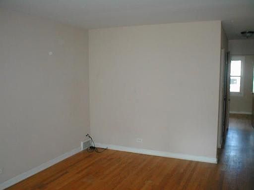 4th image of 1125 32nd Ave