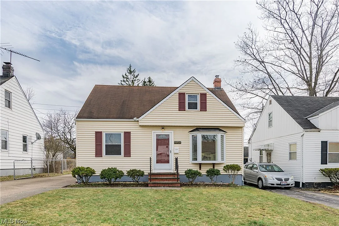 19702 Fairway Ave photo 1