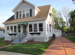 921 South St, Oconomowoc, WI 53066