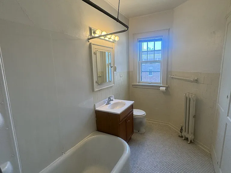 Devonshire Apartments — Photo 38