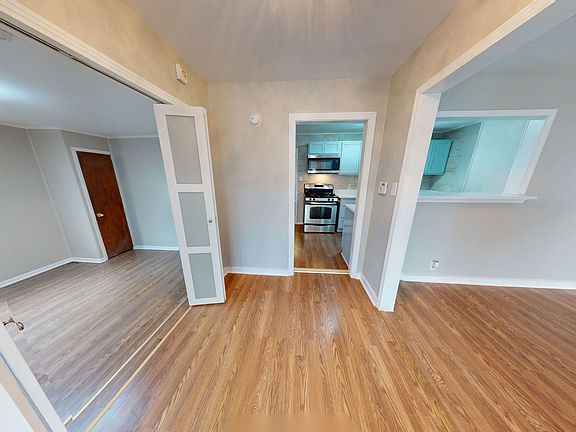 5th image of 1108 Alexander St
