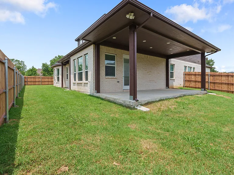 4318 Peachtree Ln — Photo 35