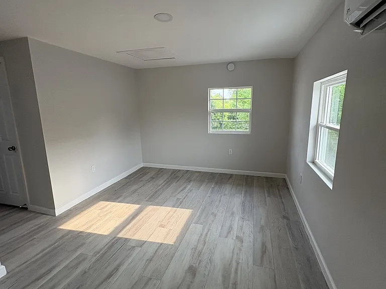 2715 James St #2 — Photo 6