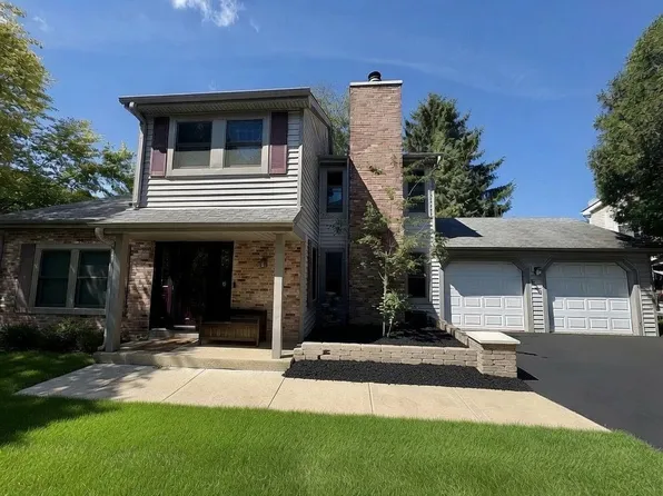 636 Sanders Ct, Gurnee, IL 60031