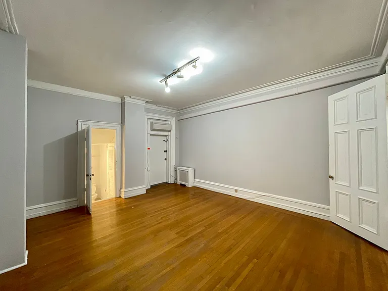 2021 Spruce — Photo 10