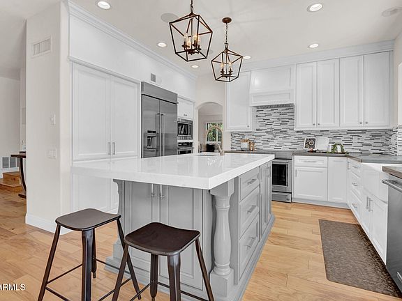 4th image of 5715 E BEVERLY Lane