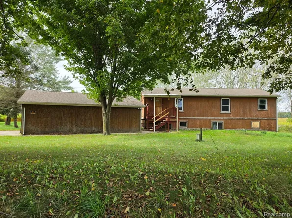 8900 Edward Rd, Fostoria, MI 48435