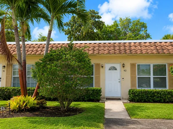 92 Lariat Cir, Boca Raton, FL 33487