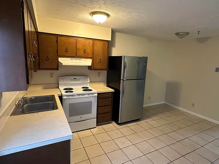 415 Ridgewood Ln #2 — Photo 8
