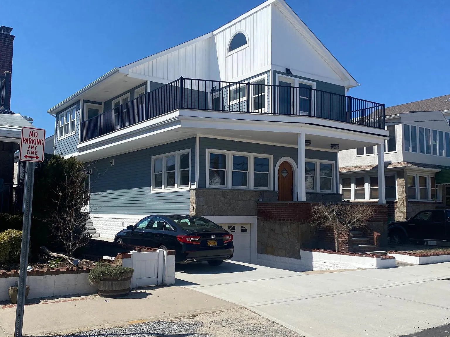 111 Lynbrook Ave — Photo 2