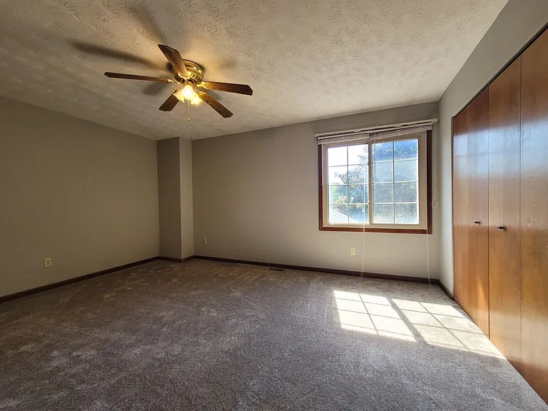 4333 Frontenac Dr — Photo 11