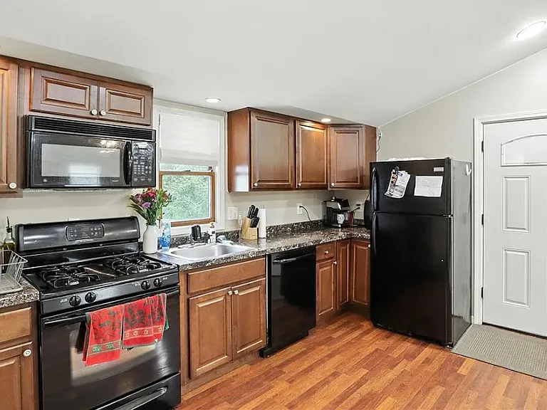 5639 Palmyra Rd W — Photo 2