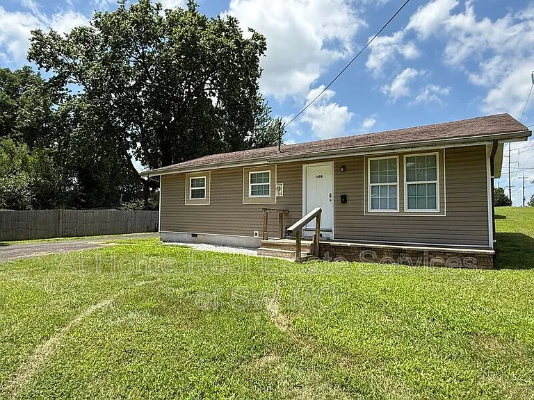 1426 W State St — Photo 1