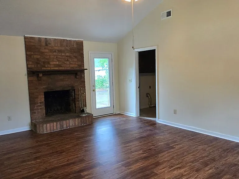 112 Totem Ct — Photo 5