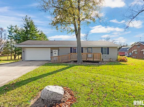 405 E Robinson St, Goodfield, IL 61742