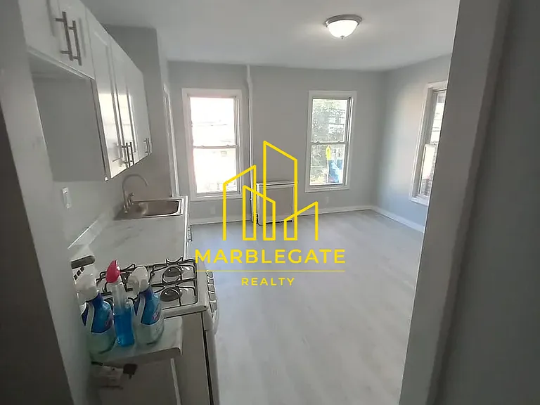 198 Parker St #22 — Photo 2