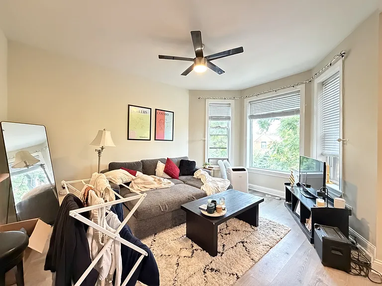 854 W George St #4 — Photo 9