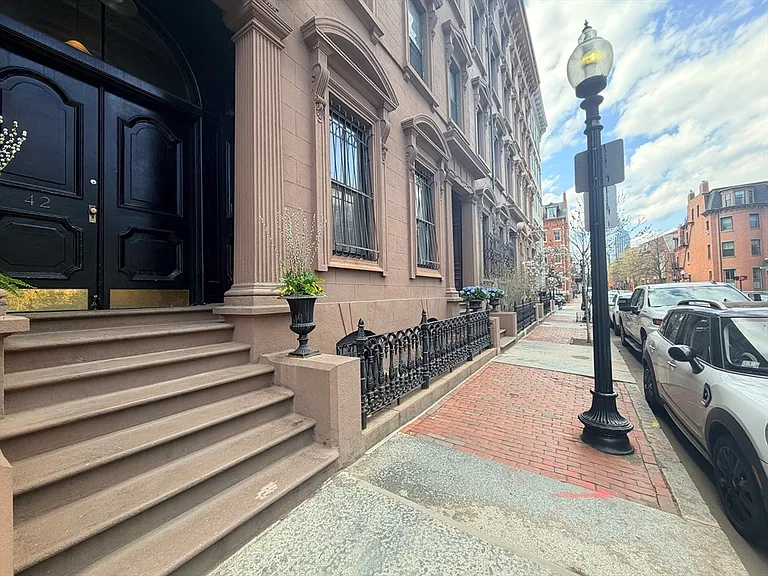 42 W Newton St #424 — Photo 17