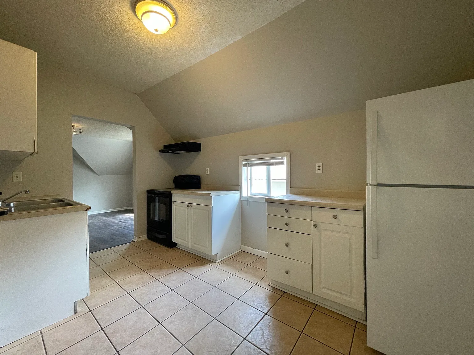 Logan 3255 - 2 — Photo 3