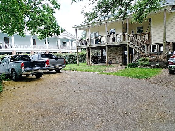 3rd image of 1015 Beach Blvd