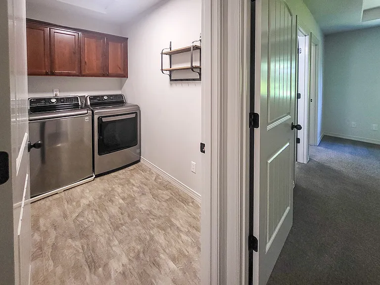 409 Madrona Ave SE — Photo 11