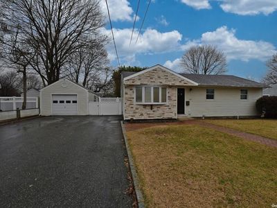 2817 Eagle Avenue, Medford, NY, 11763