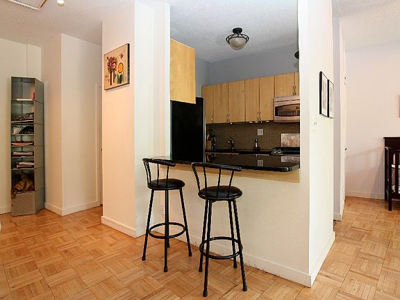 4th image of 4455-4465 Douglas Ave #1J