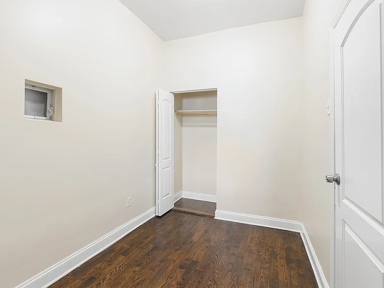 1955 W Chicago Ave #2R — Photo 16