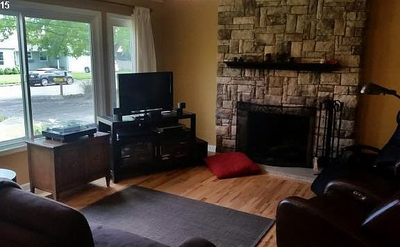 5th image of 960 NE Birchwood Dr