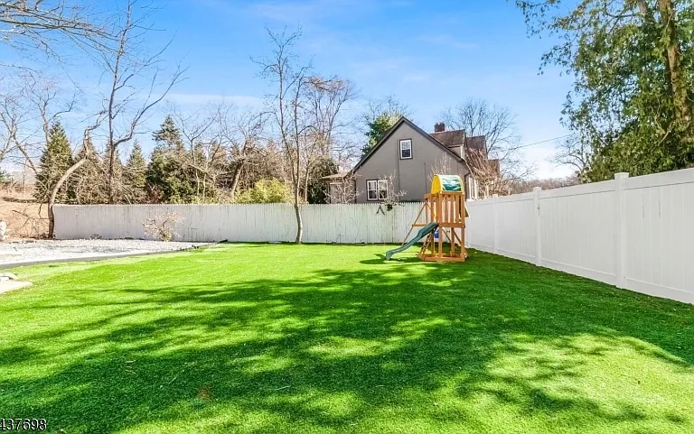 21 Valley Ave — Photo 17