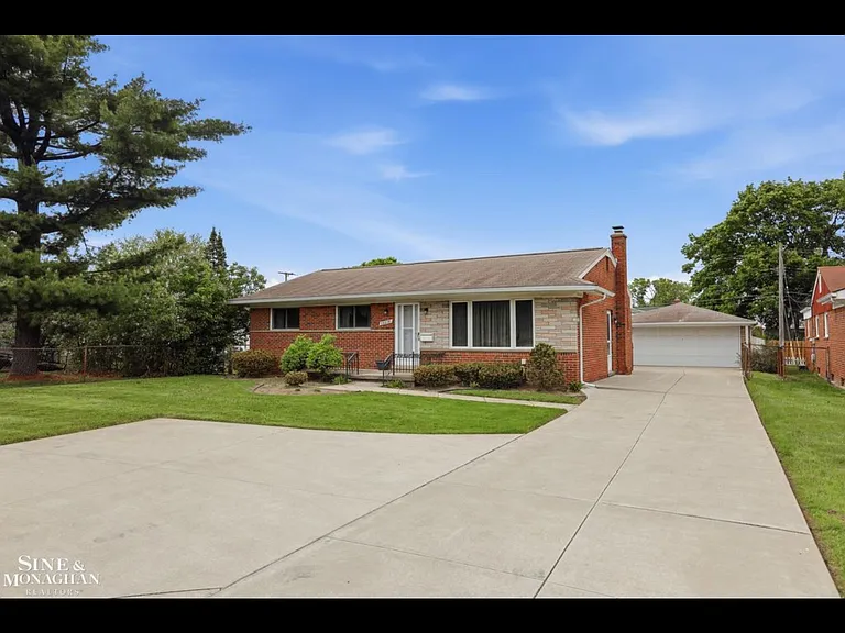 28036 Ann Arbor Trl — Photo 1