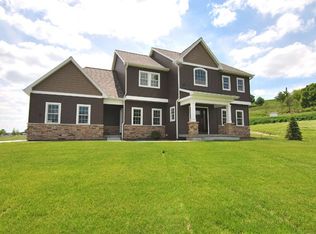 3026 Allies Ln, Cross Plains, WI 53528