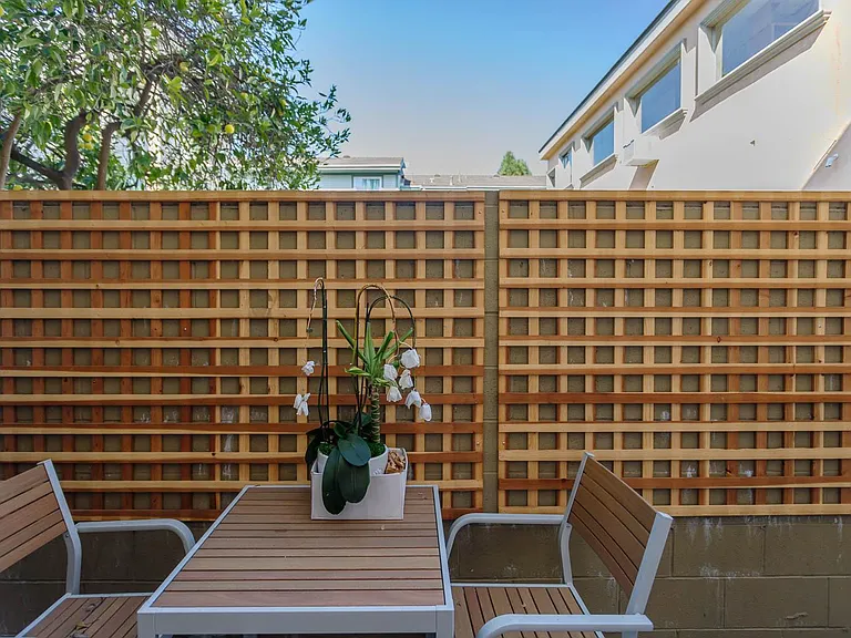 441 N Los Robles Ave — Photo 12