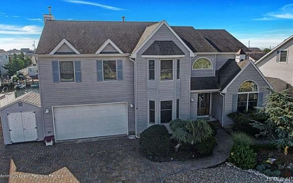 2nd image of 829 Forepeak Dr