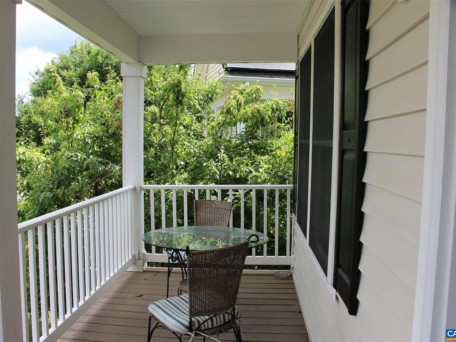 3 bed, 2.5 bath, 2224 sqft, $3,200 — Photo 2
