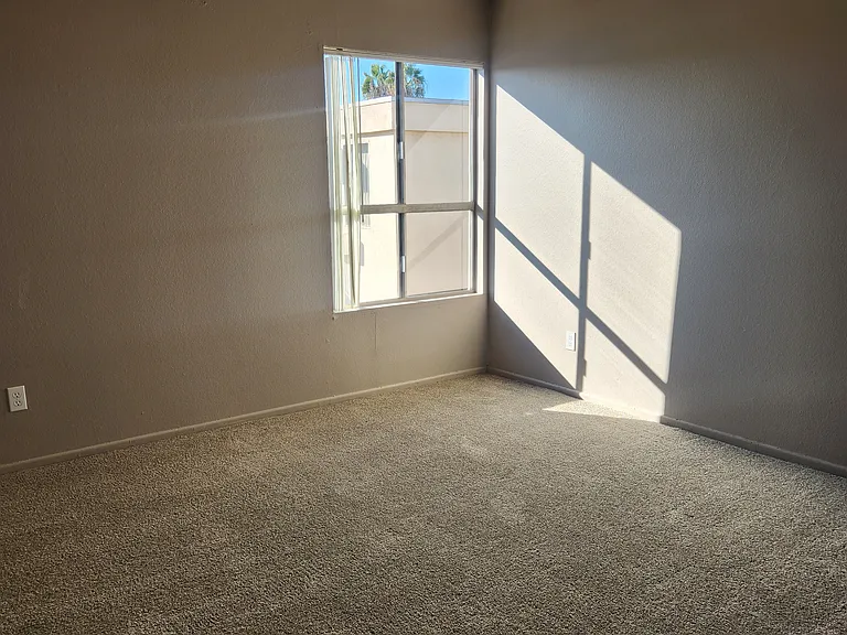 Valley House Apartments — Photo 13