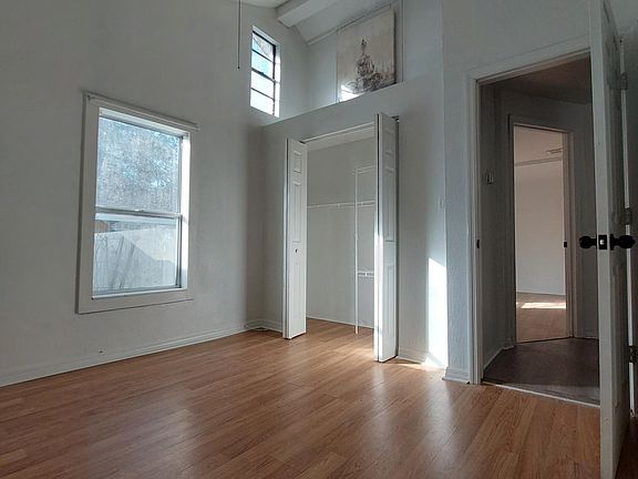 5th image of 2111 E Grant Ave