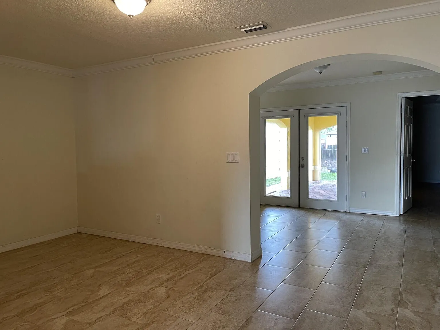 4 bed, 3.0 bath, 2218 sqft, $2,850 — Photo 4