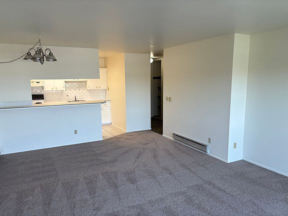 4th image of 2500 Gilman Dr W APT 403