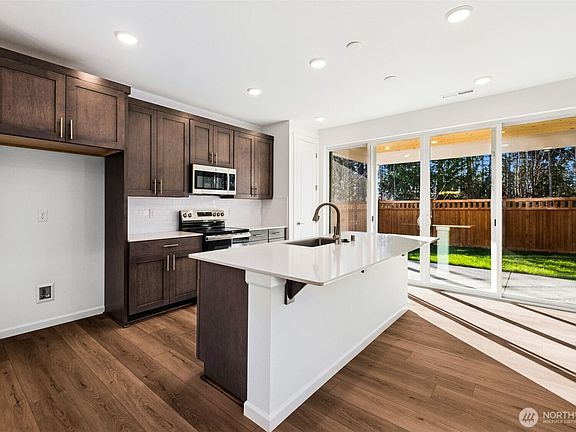 3rd image of 20206 150th Street E #604