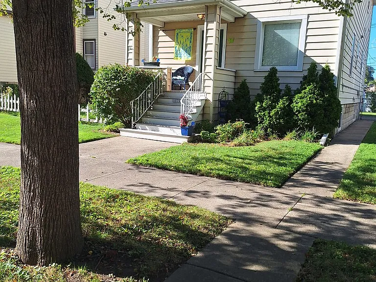 Monroe St — Photo 11