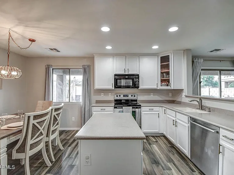 10964 W Taft St — Photo 5